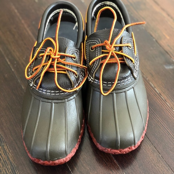LL Bean Two Eye Boat Gum Shoe Women's - Picture 1 of 6